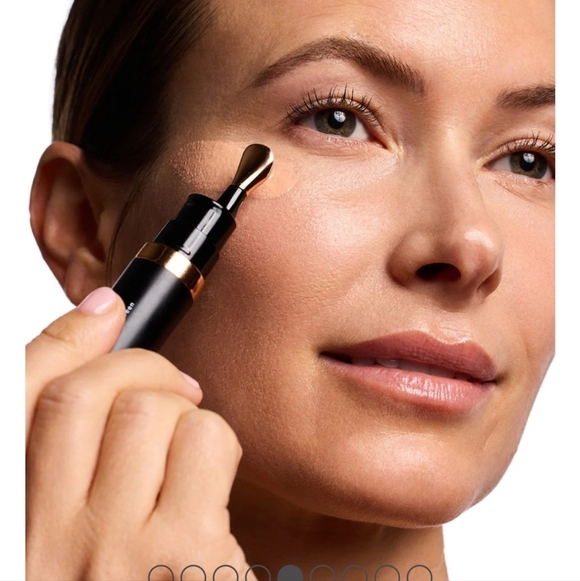 DRMTLGY Luminous Eye Corrector SPF 45 Concealer - Cream - Picture 2 of 6